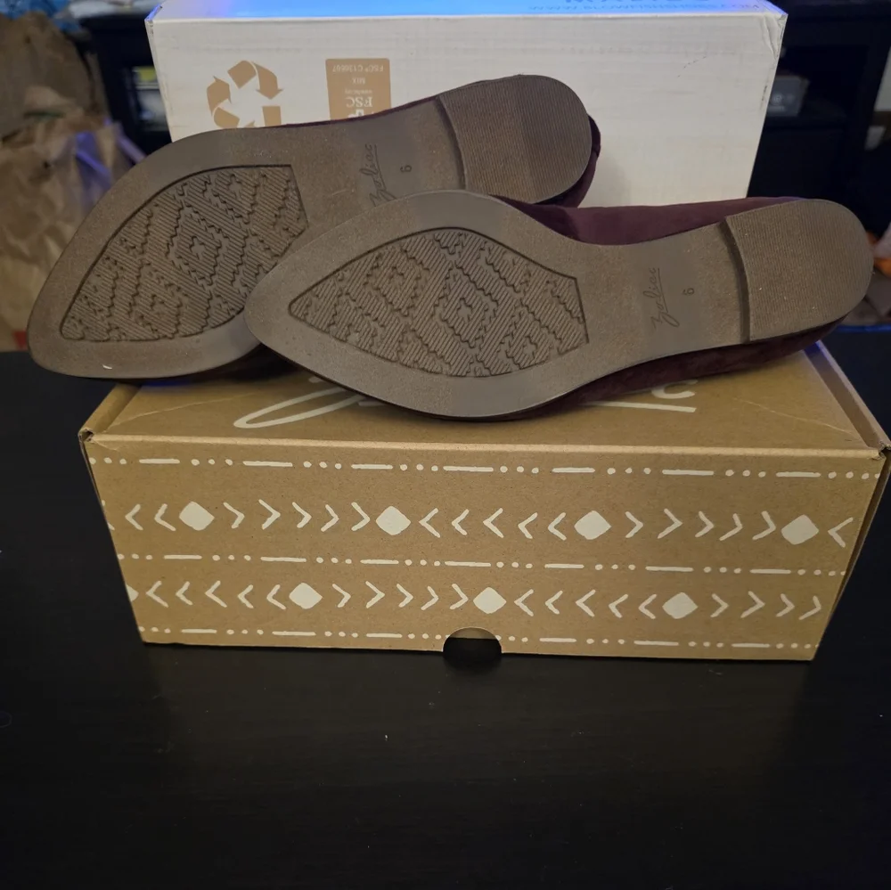 NIB odiac Women's Hill Braided‎ Slip-On Loafer Flats Wine Velvet Size 6